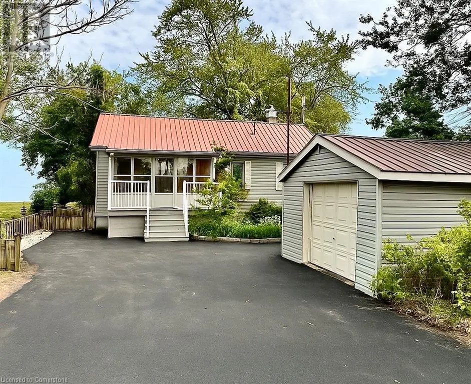 2592 LAKESHORE Road, Dunnville