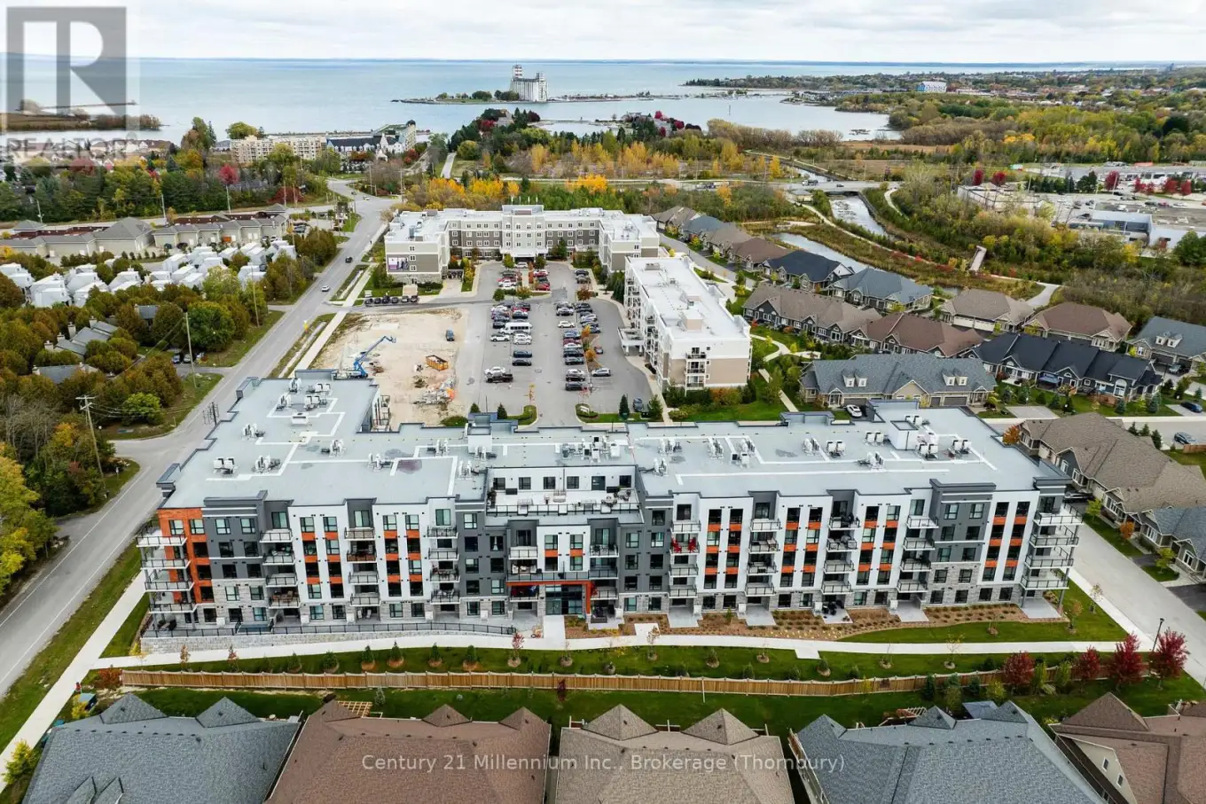4 KIMBERLY Lane Unit 207, Collingwood