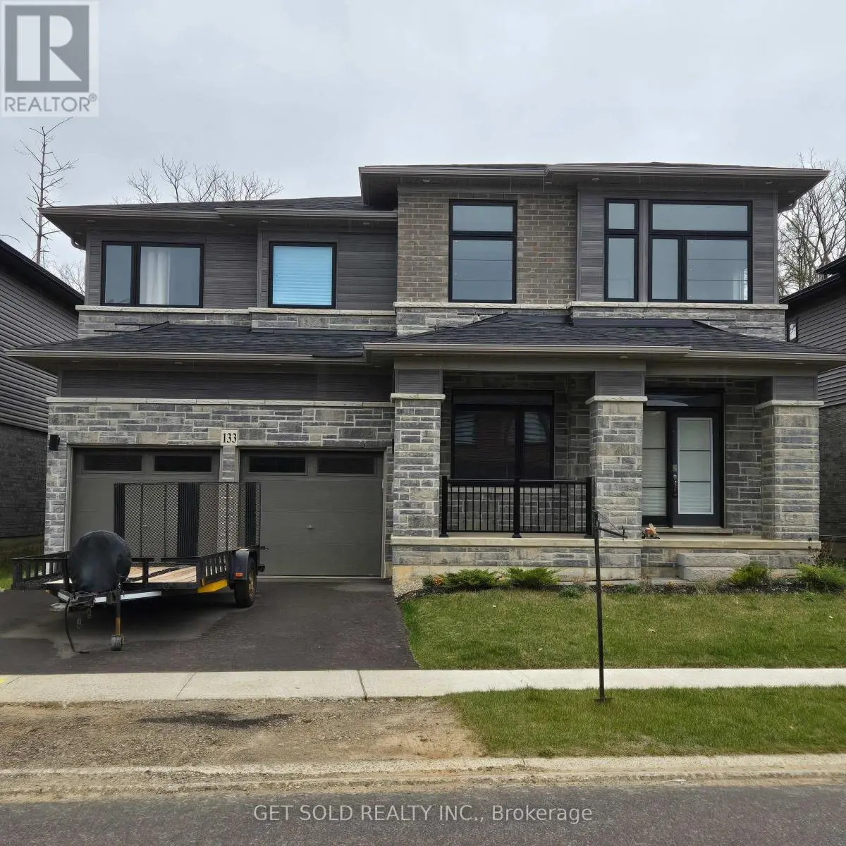 133 Court Drive, Brant (Paris)