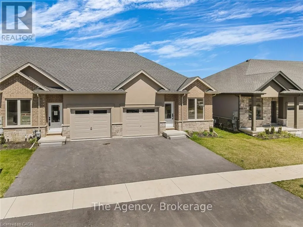 15 Austin Drive South, Welland (West Welland)