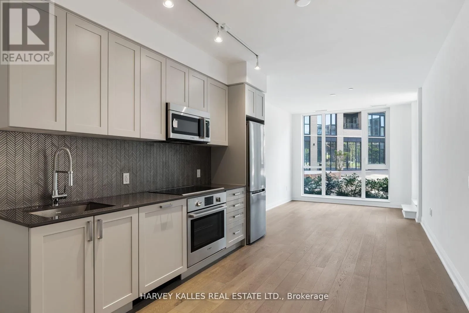 293 The Kingsway Unit 102, Toronto (Edenbridge-Humber Valley)