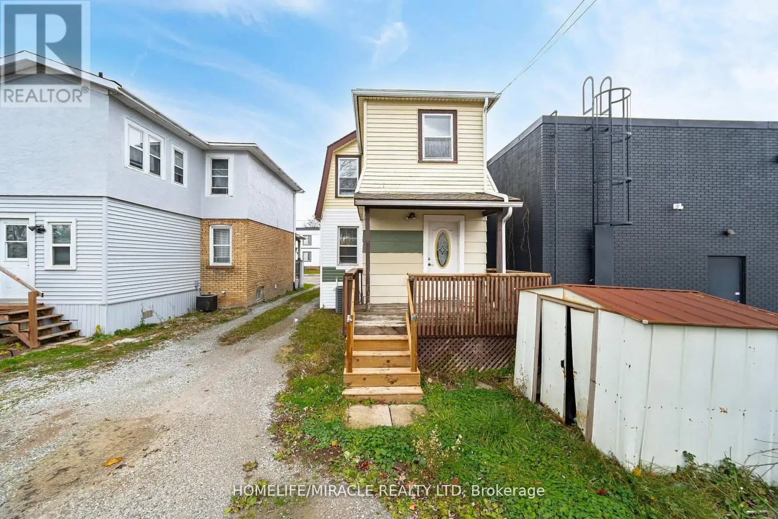465 E MAIN Street, Welland (Lincoln/Crowland)