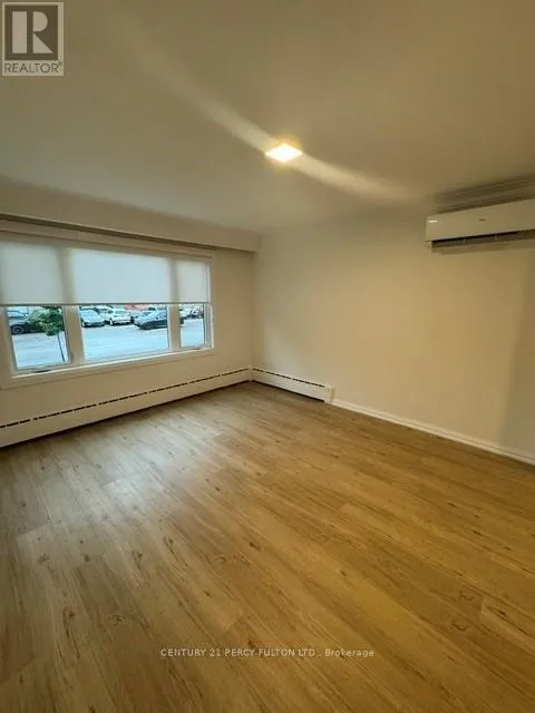 167 Thirtieth Street Unit 3, Toronto (New Toronto)