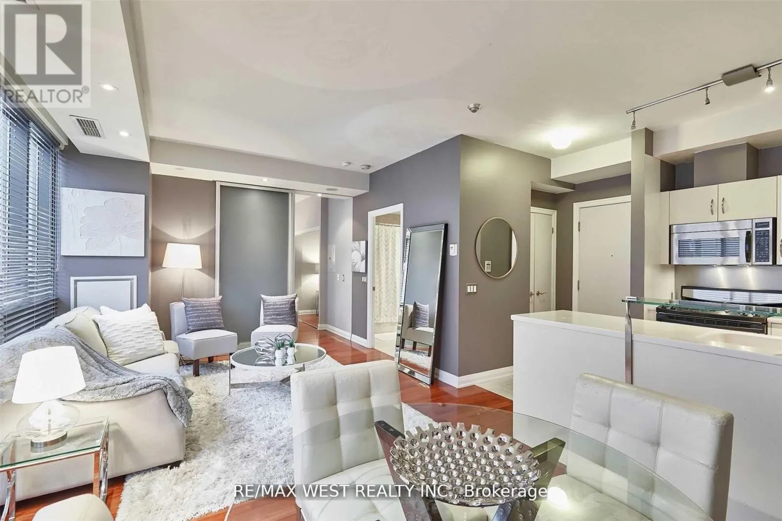3 Mcalpine Street Unit 108, Toronto (Annex)