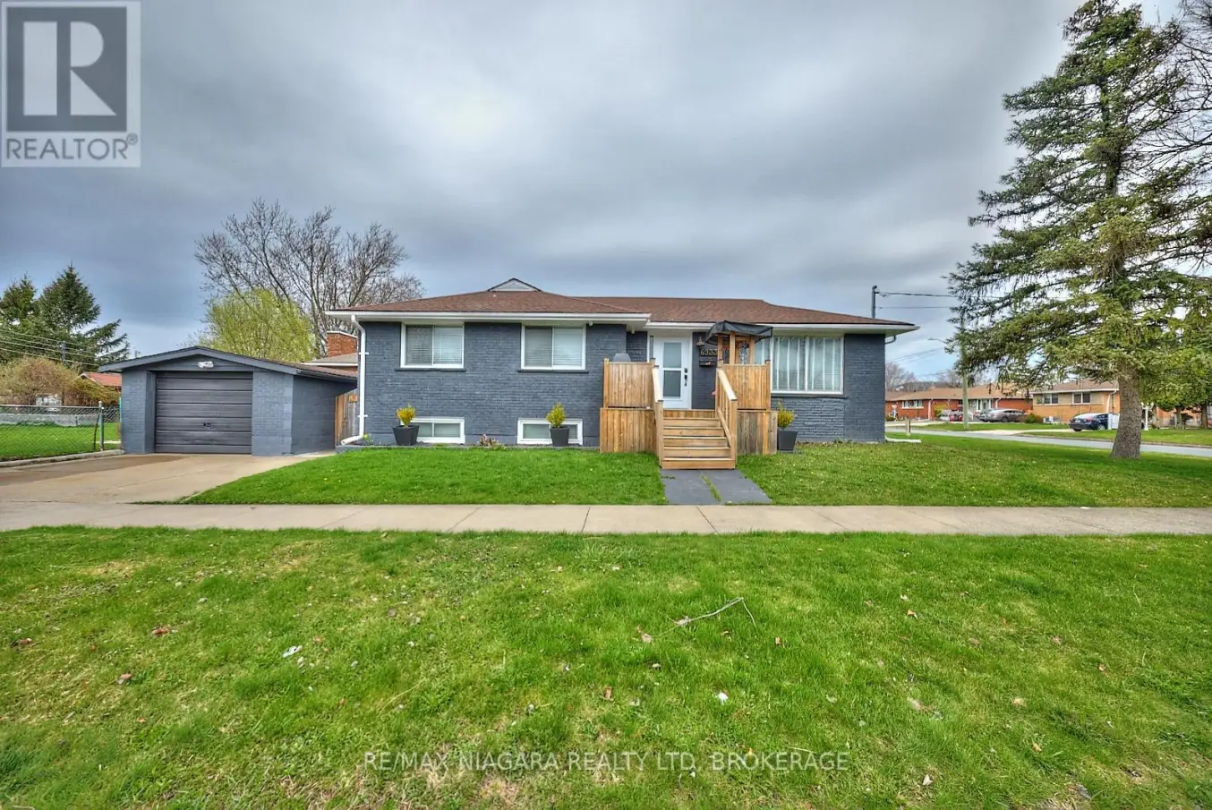 6933 Hagar Avenue, Niagara Falls (Arad/Fallsview)
