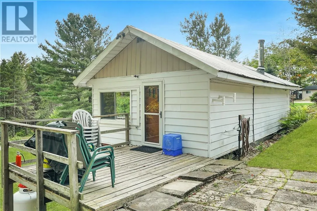 2 Bedroom House in Webbwood