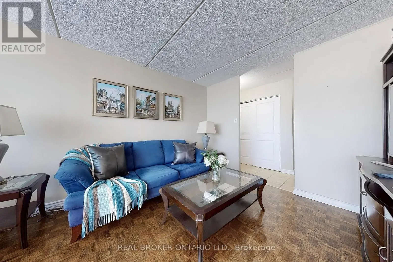 2 GLAMORGAN Avenue Unit 1012, Toronto (Dorset Park)