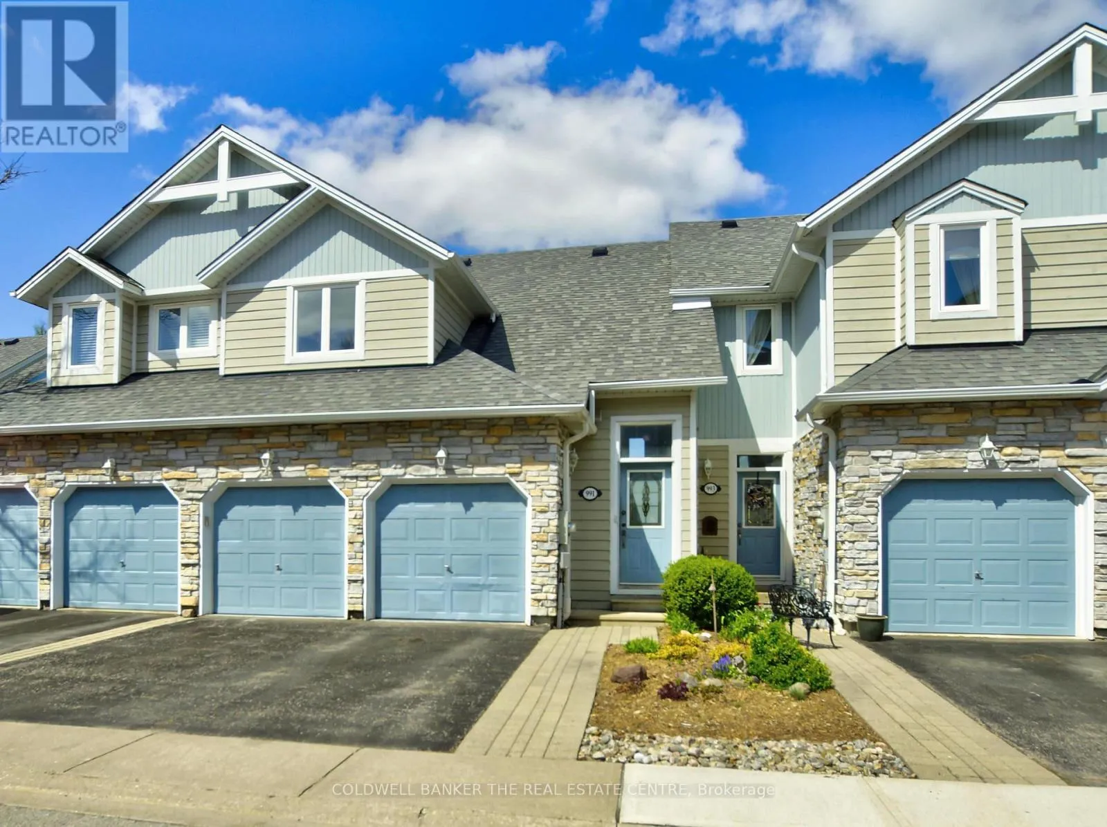 991 On Bogart Circle Unit 8, Newmarket (Gorham-College Manor)