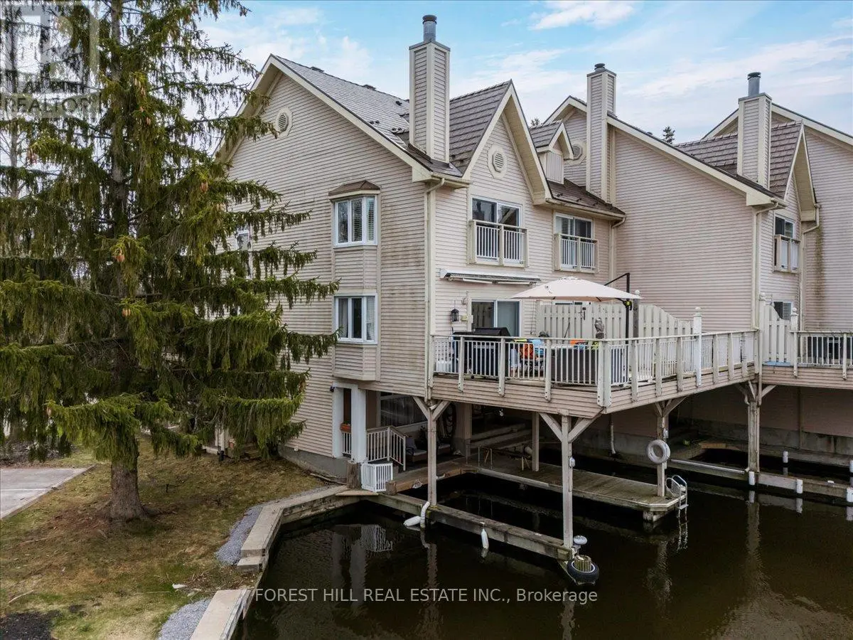 100 Laguna Parkway Unit 8, Ramara