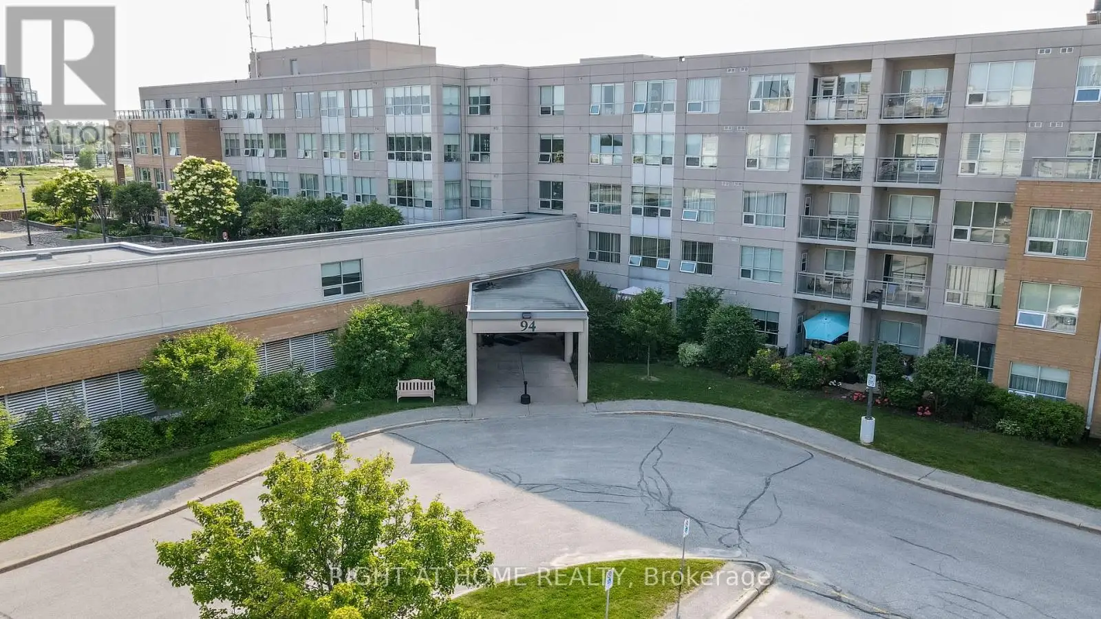 90 Dean Avenue Unit 201, Barrie (Painswick South)