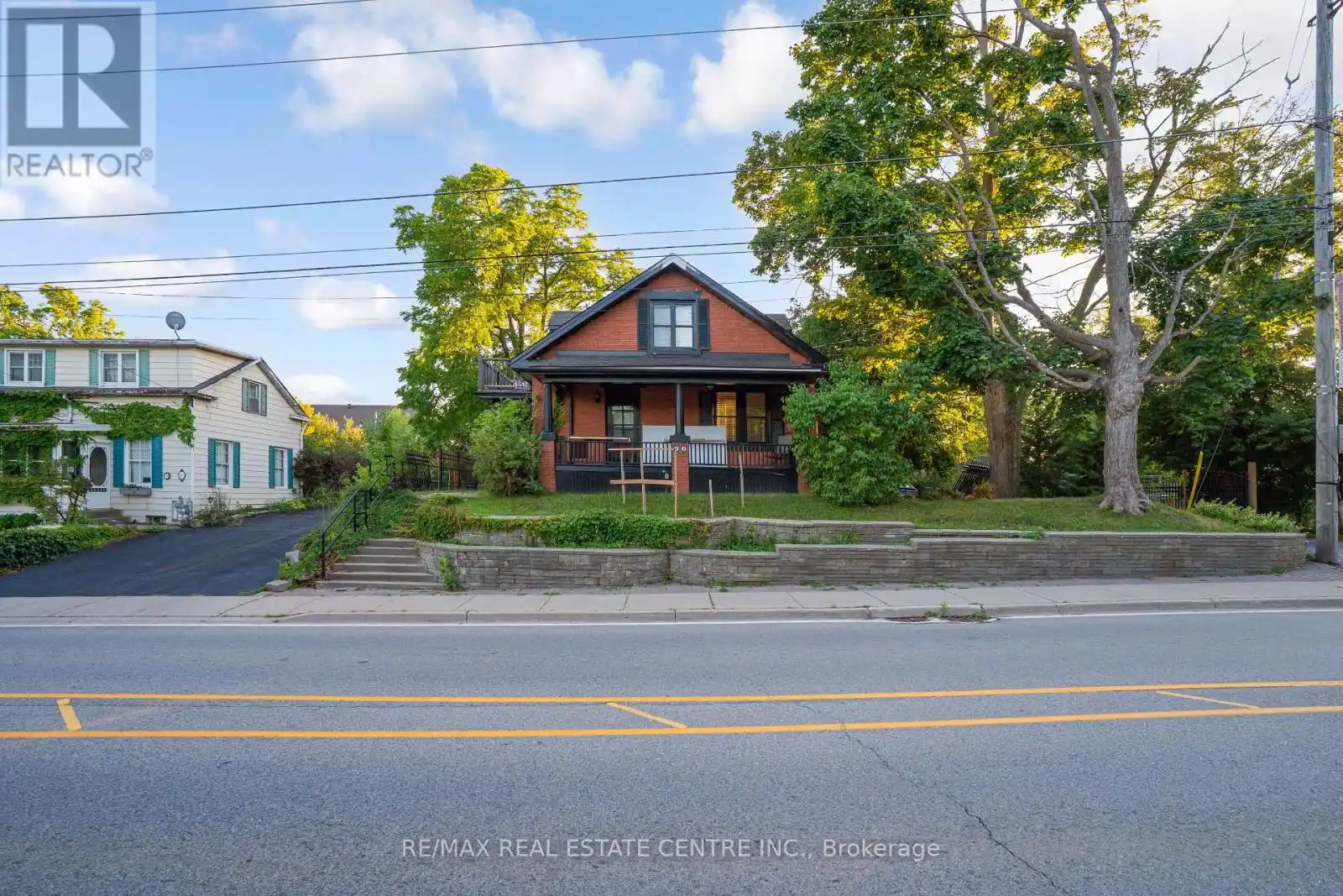 90 Main Street North, Milton (Campbellville)