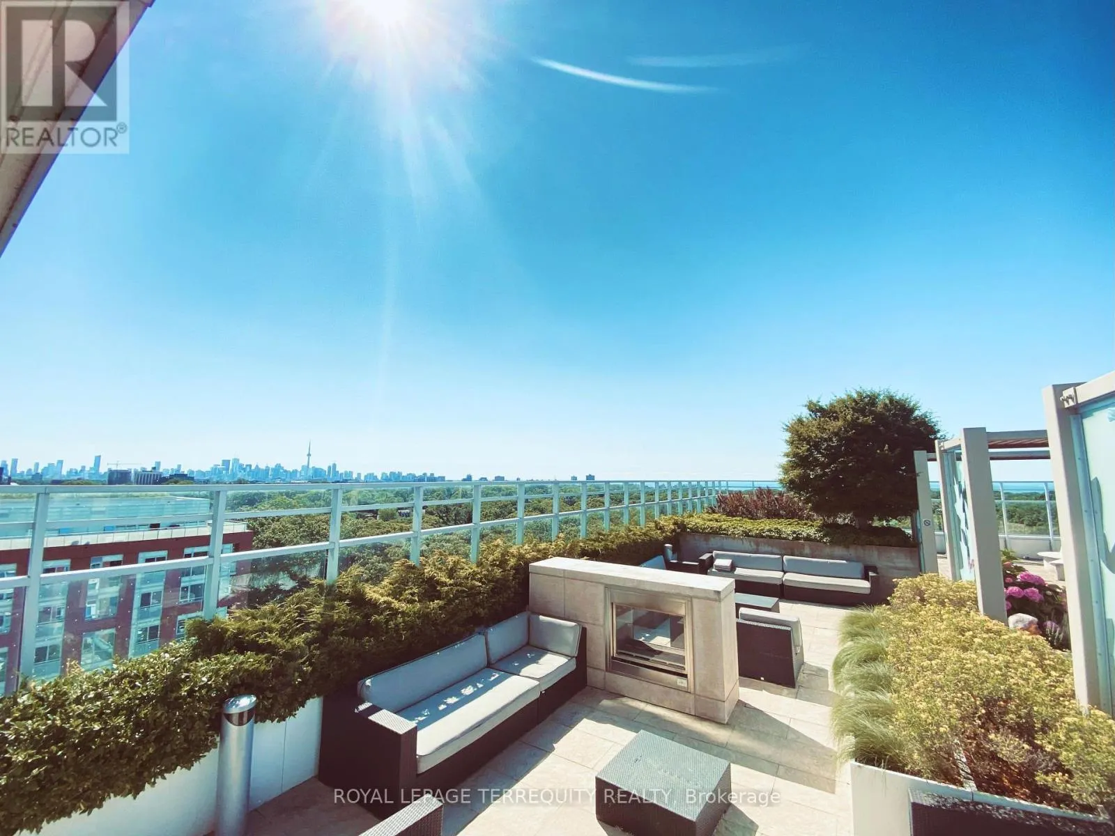 1830 Bloor Street West Unit 437, Toronto (High Park North)