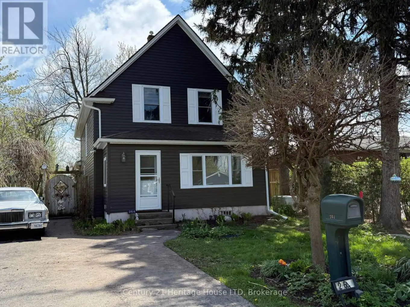 264 Henrietta Street, Fort Erie (Central)