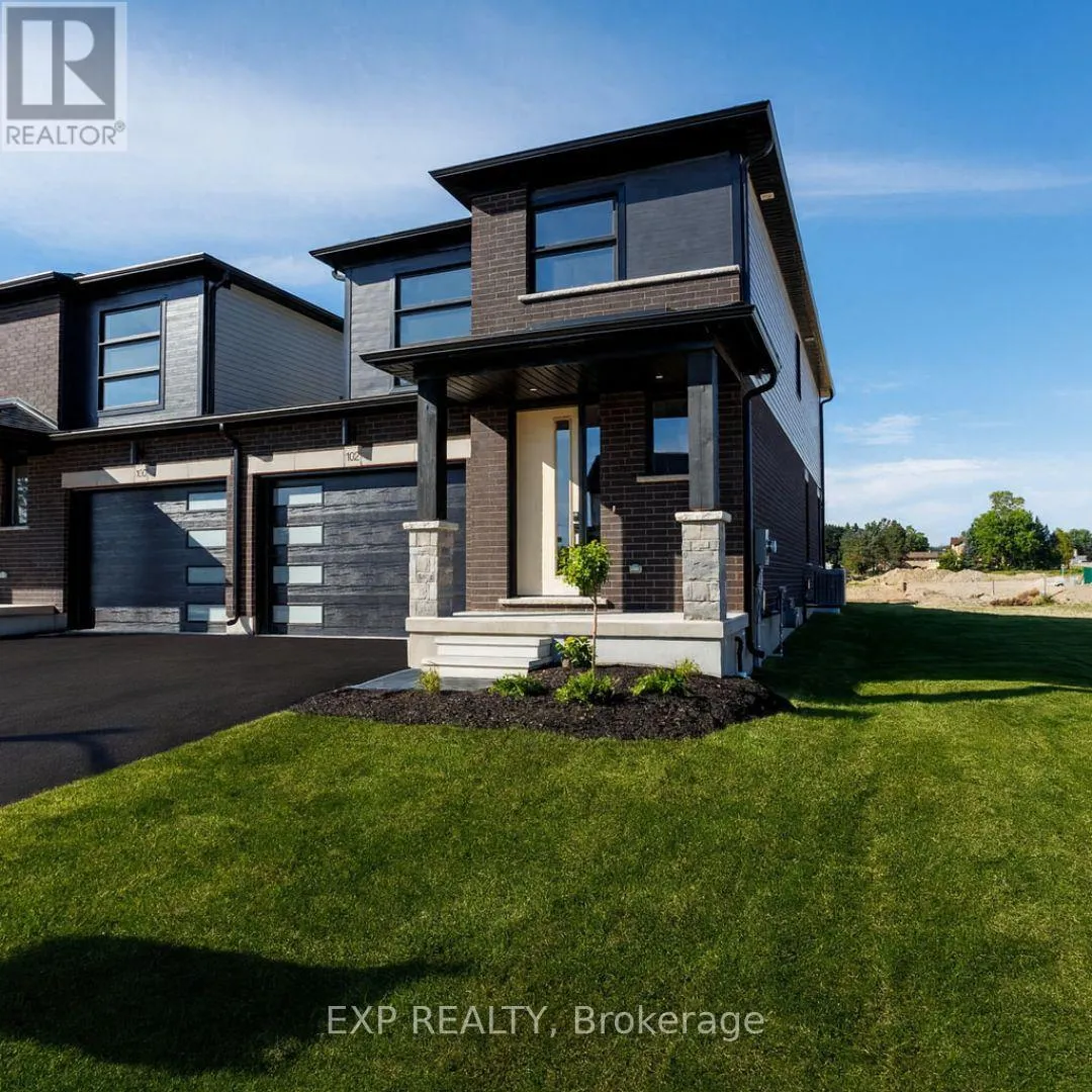 102 Thackeray Way, Minto