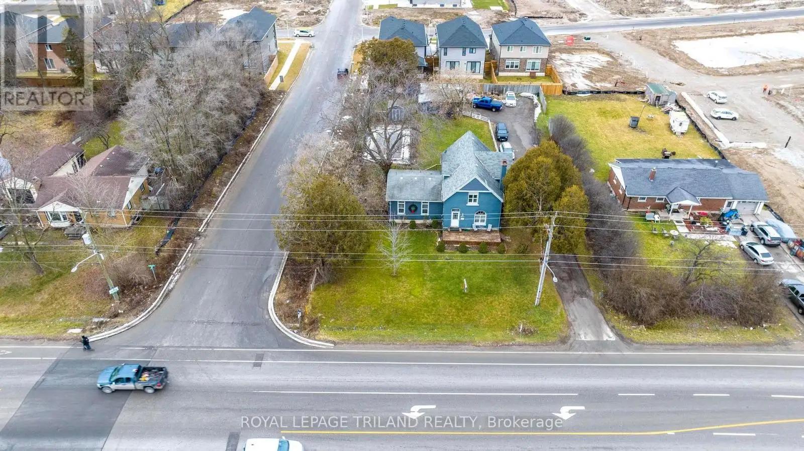 3077 WHITE OAK Road, London South (South W)