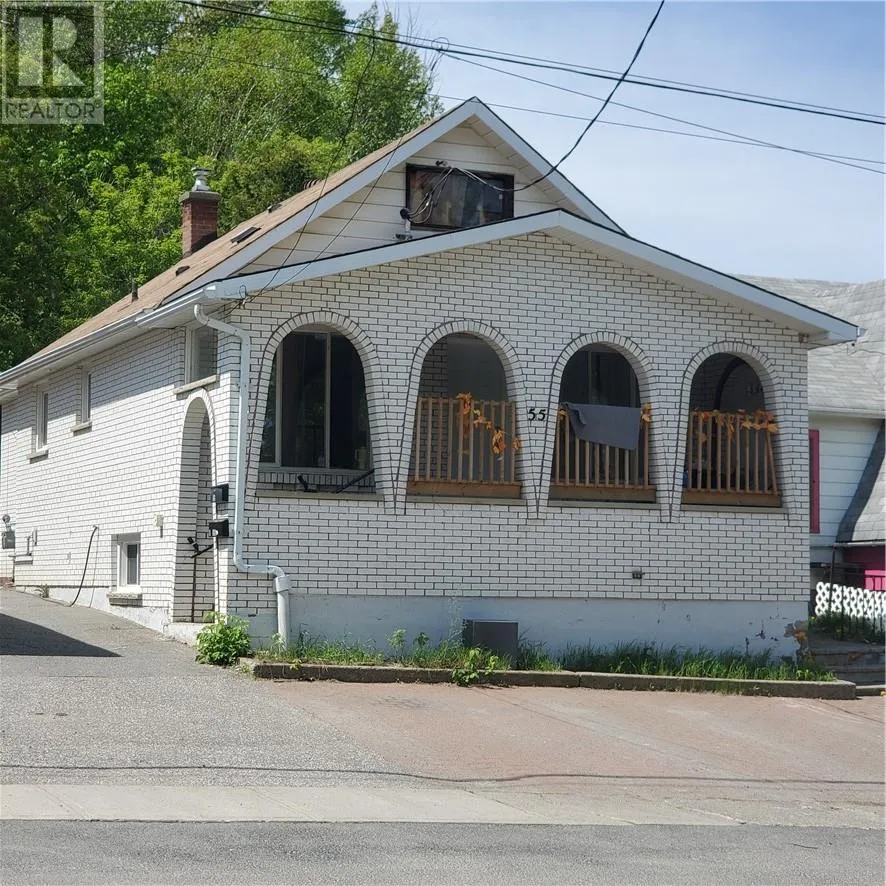 6 Bedroom House in Sudbury