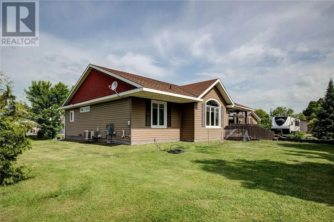 3 Bedroom House in Cache Bay