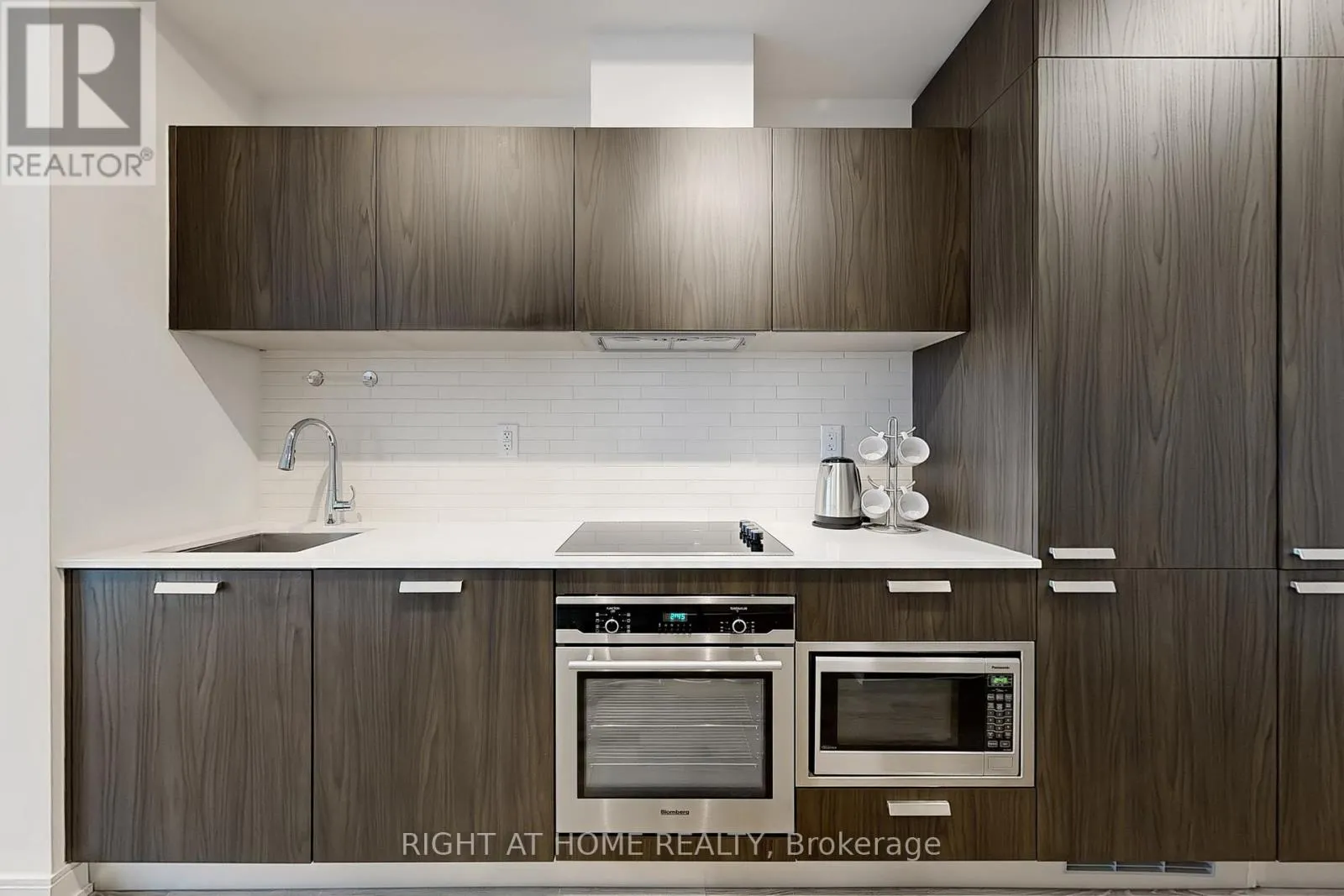 50 Charles Street East Unit 3906, Toronto (Church-Yonge Corridor)