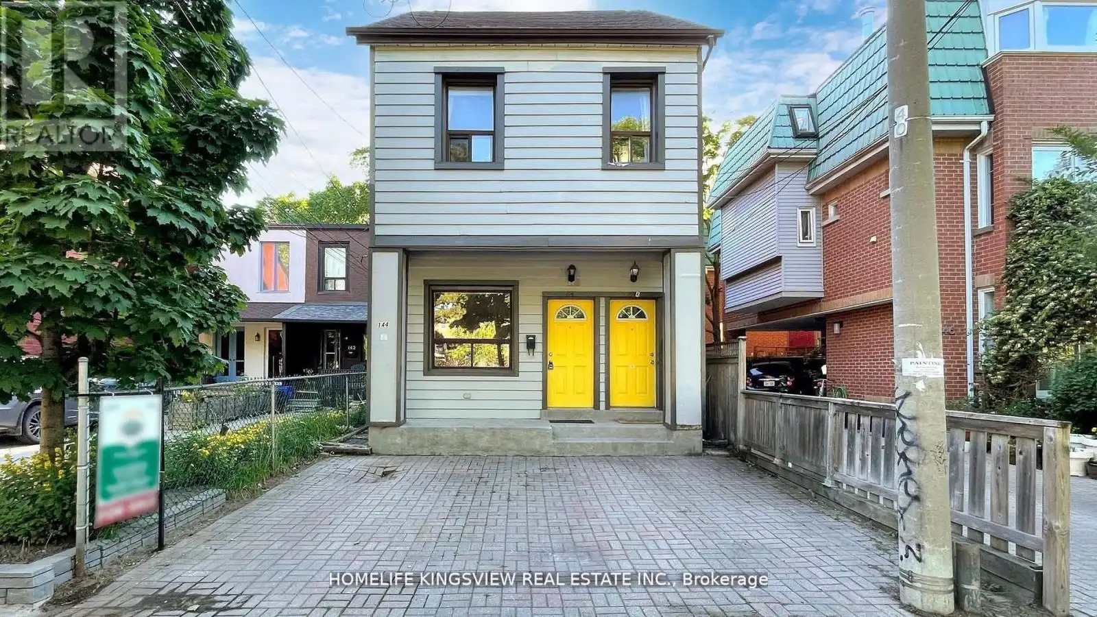 144 Clinton Street, Toronto (Palmerston-Little Italy)