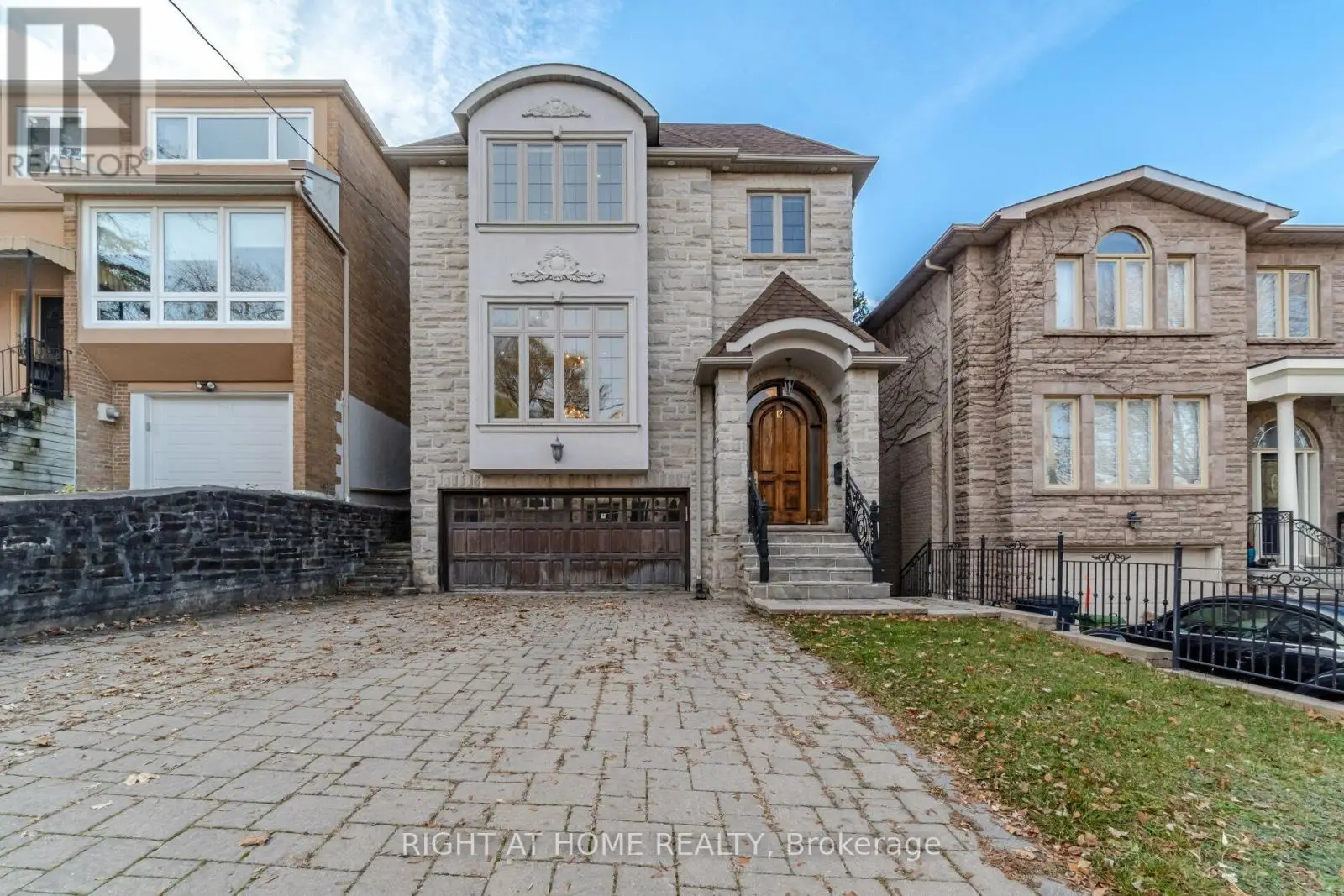 12 Walder Avenue, Toronto (Mount Pleasant East)