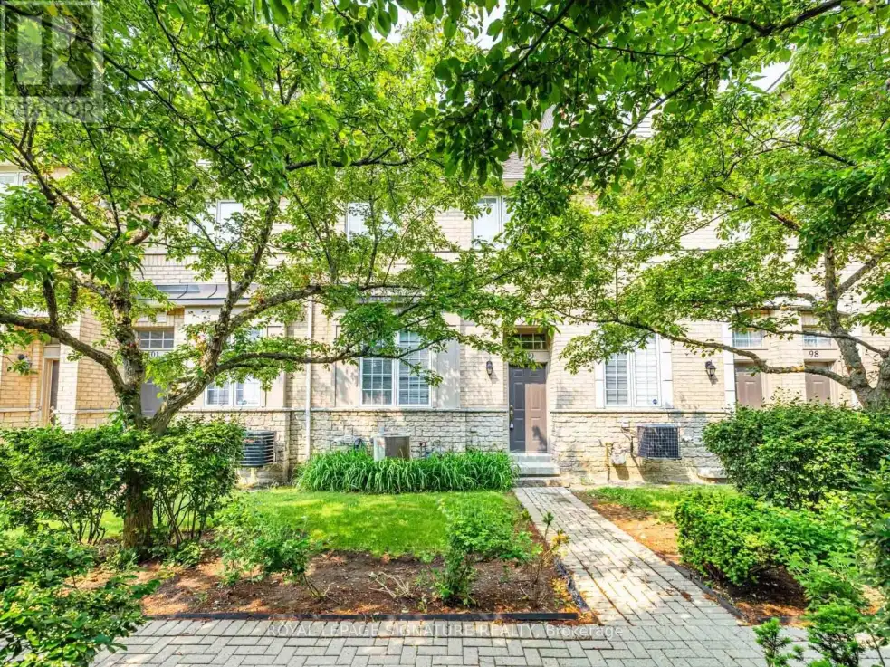23 Observatory Lane Unit 100, Richmond Hill (Observatory)