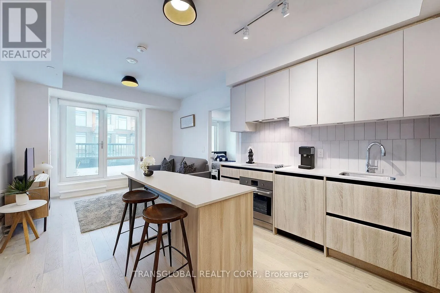 7950 Bathurst Street Unit 202, Vaughan (Beverley Glen)