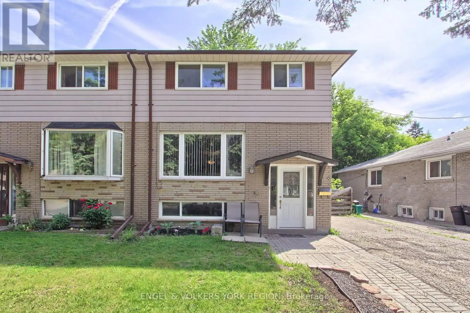 256 Penn Avenue, Newmarket (Bristol-London)
