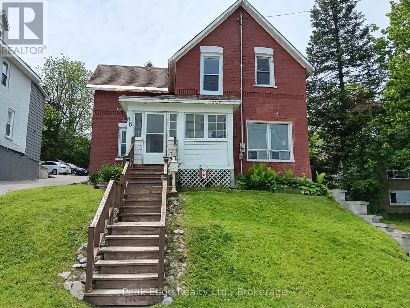 86 Sixth Street, Midland