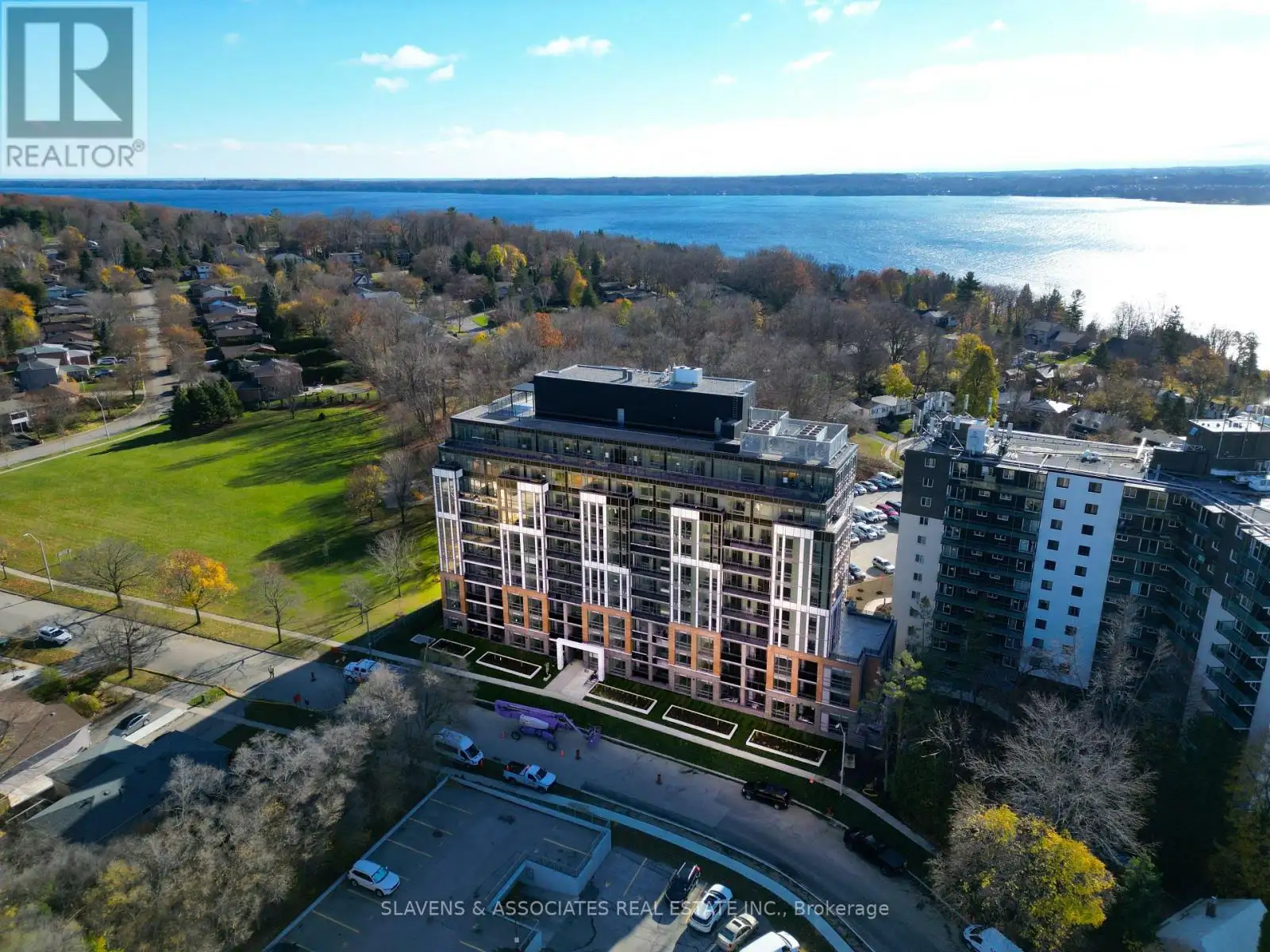 41 Johnson Street Unit 814, Barrie (North Shore)