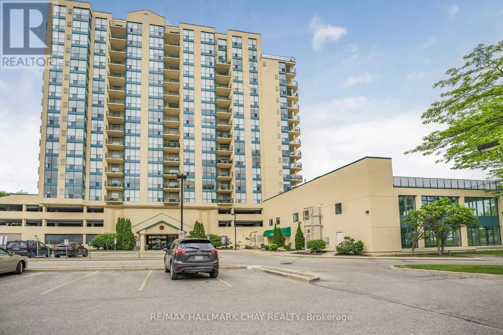 65 Ellen Street Unit 610, Barrie (Lakeshore)