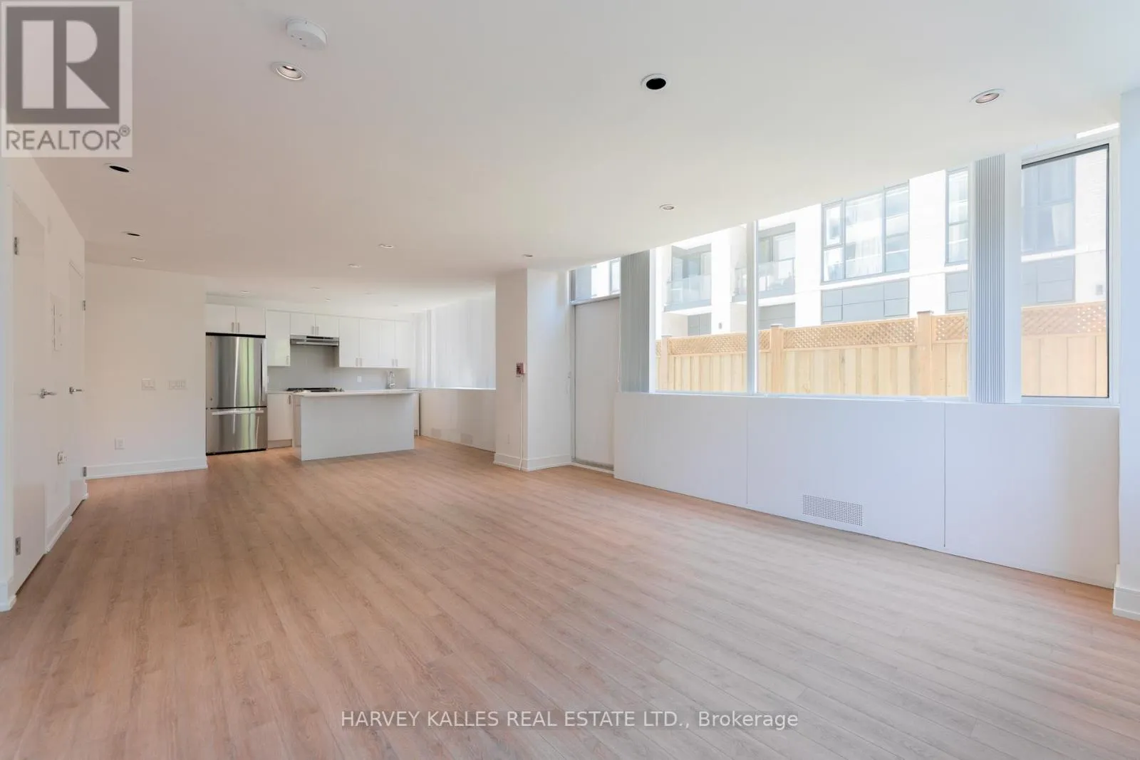 289 The Kingsway Unit 104, Toronto (Edenbridge-Humber Valley)