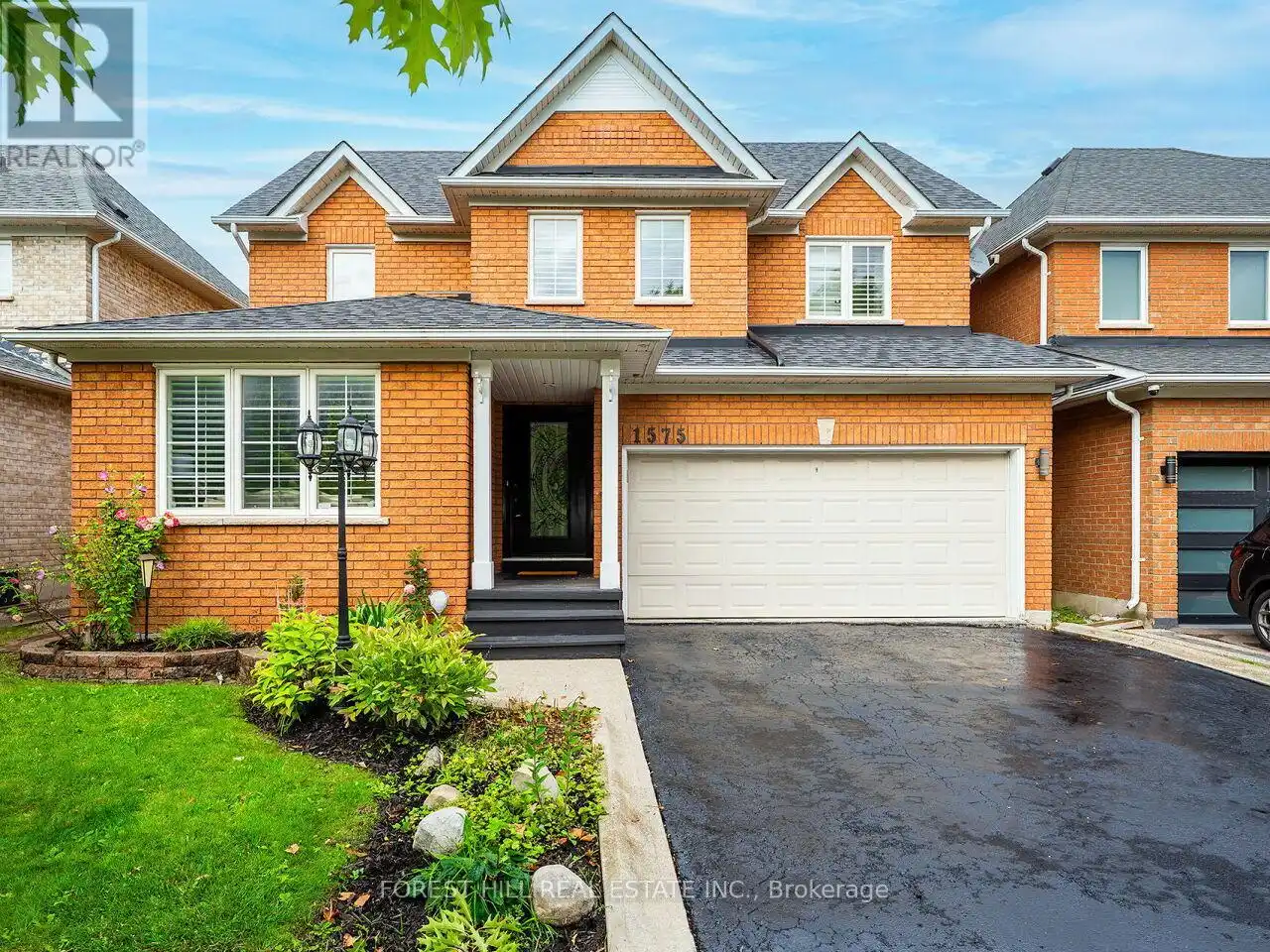 1575 Samuelson Circle, Mississauga (Meadowvale Village)