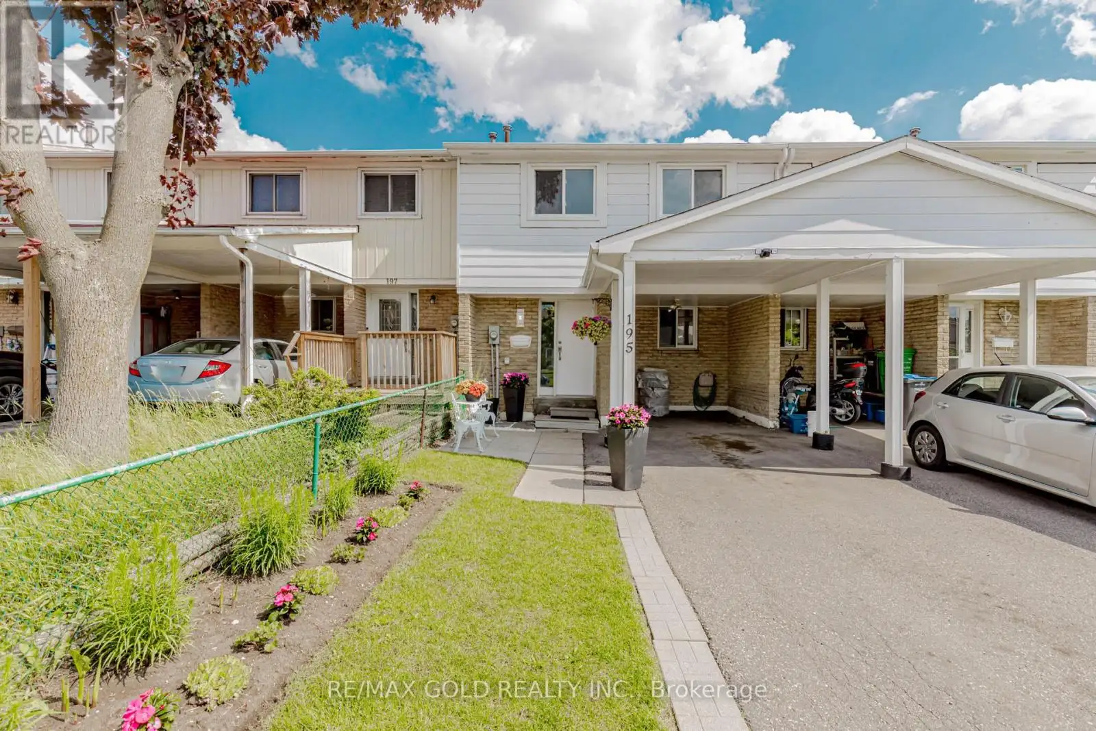 195 Royal Salisbury Way, Brampton (Madoc)