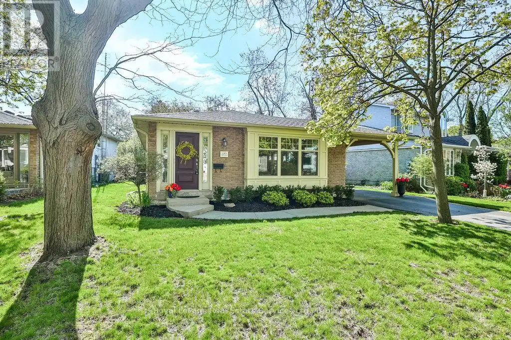502 Bohemia Crescent, Oakville (OO Old Oakville)