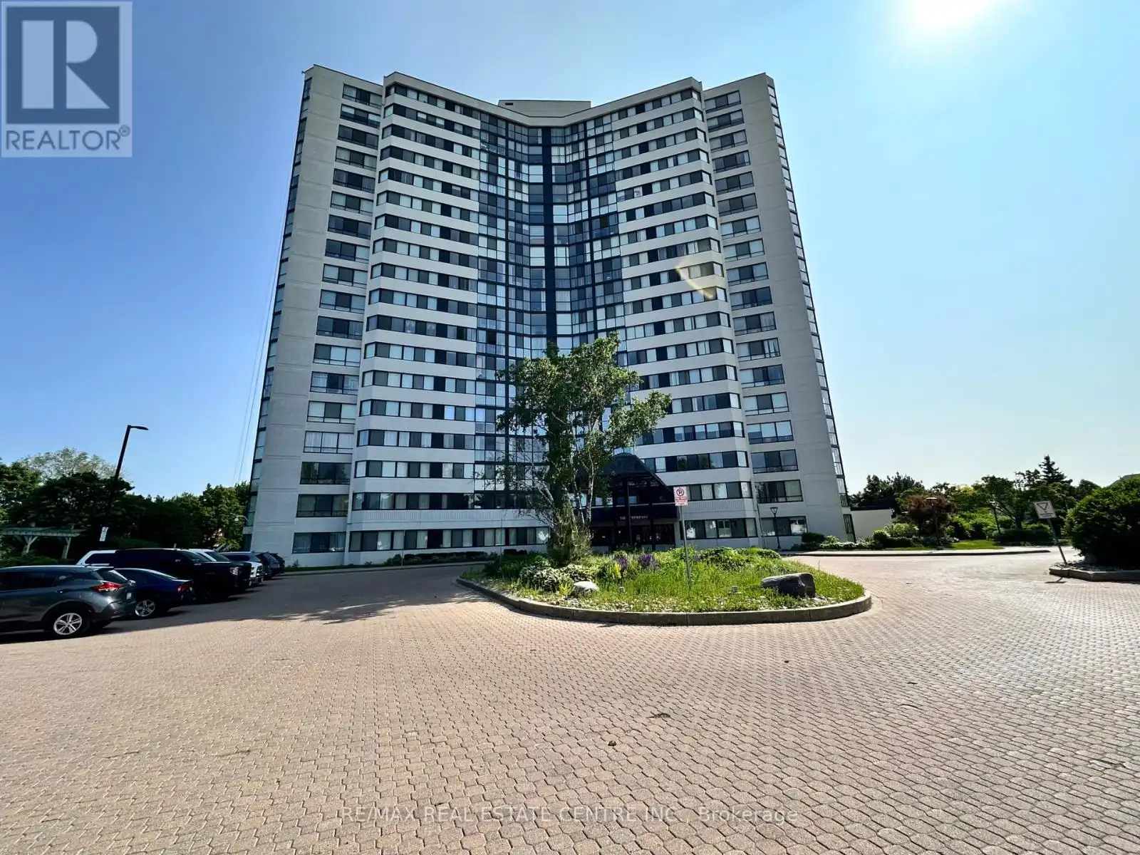 1360 Rathburn Road East Unit 302, Mississauga (Rathwood)