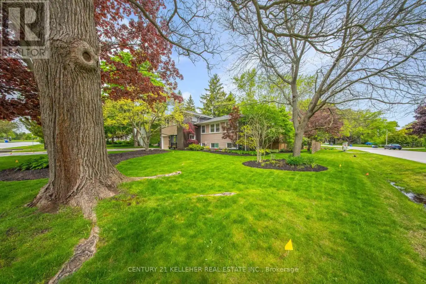 183 Westminster Drive, Oakville (SW Southwest)
