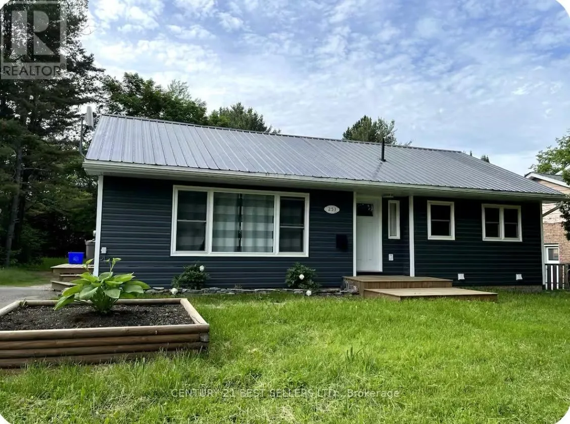 253 Maple Street, Bracebridge (Macaulay)