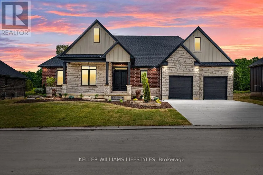 54 EAST GLEN Drive, Lambton Shores (Arkona)