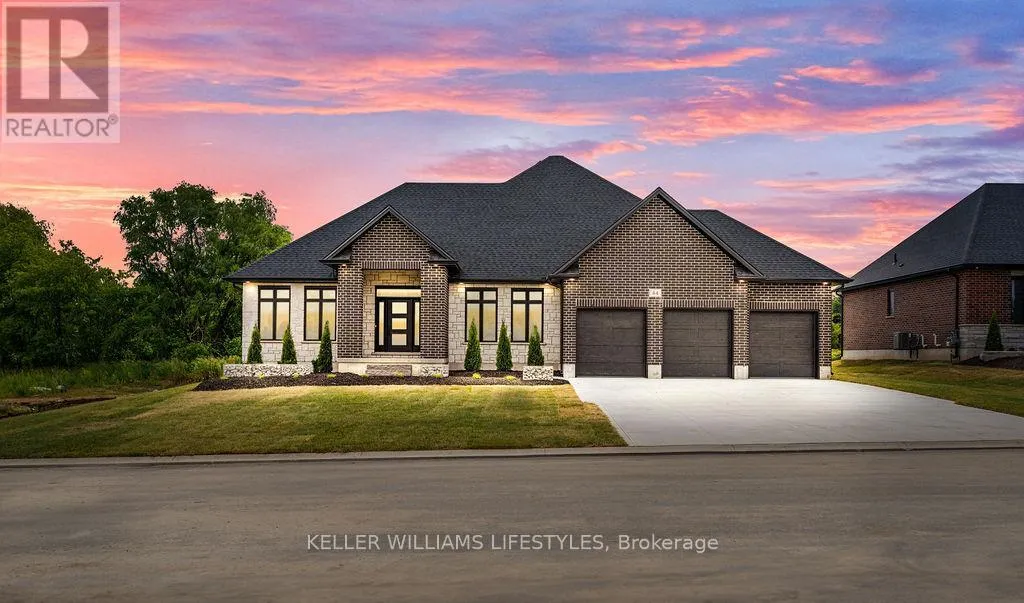 52 EAST GLEN Drive, Lambton Shores (Arkona)