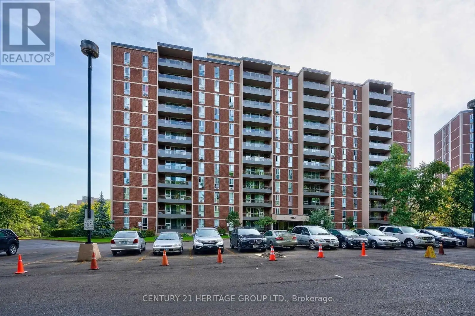 1966 Main Street Unit 1004, Hamilton (Ainslie Wood)