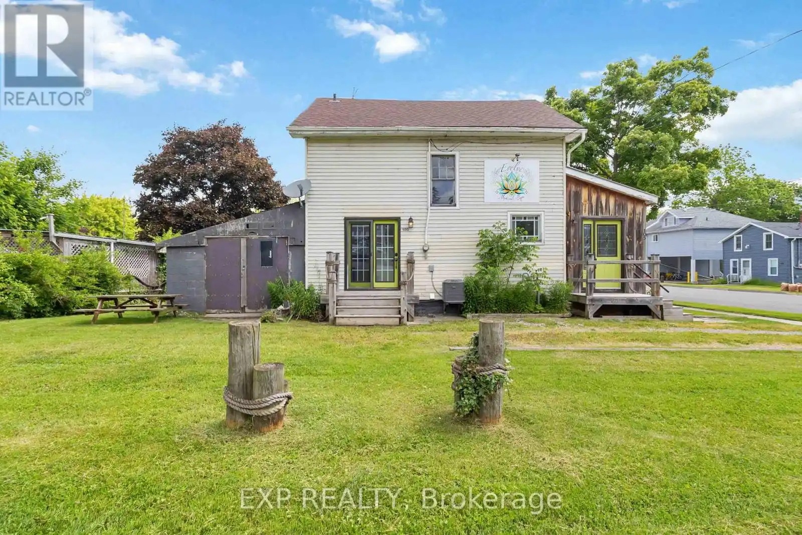 105 Market Street East, Norfolk (Port Dover)