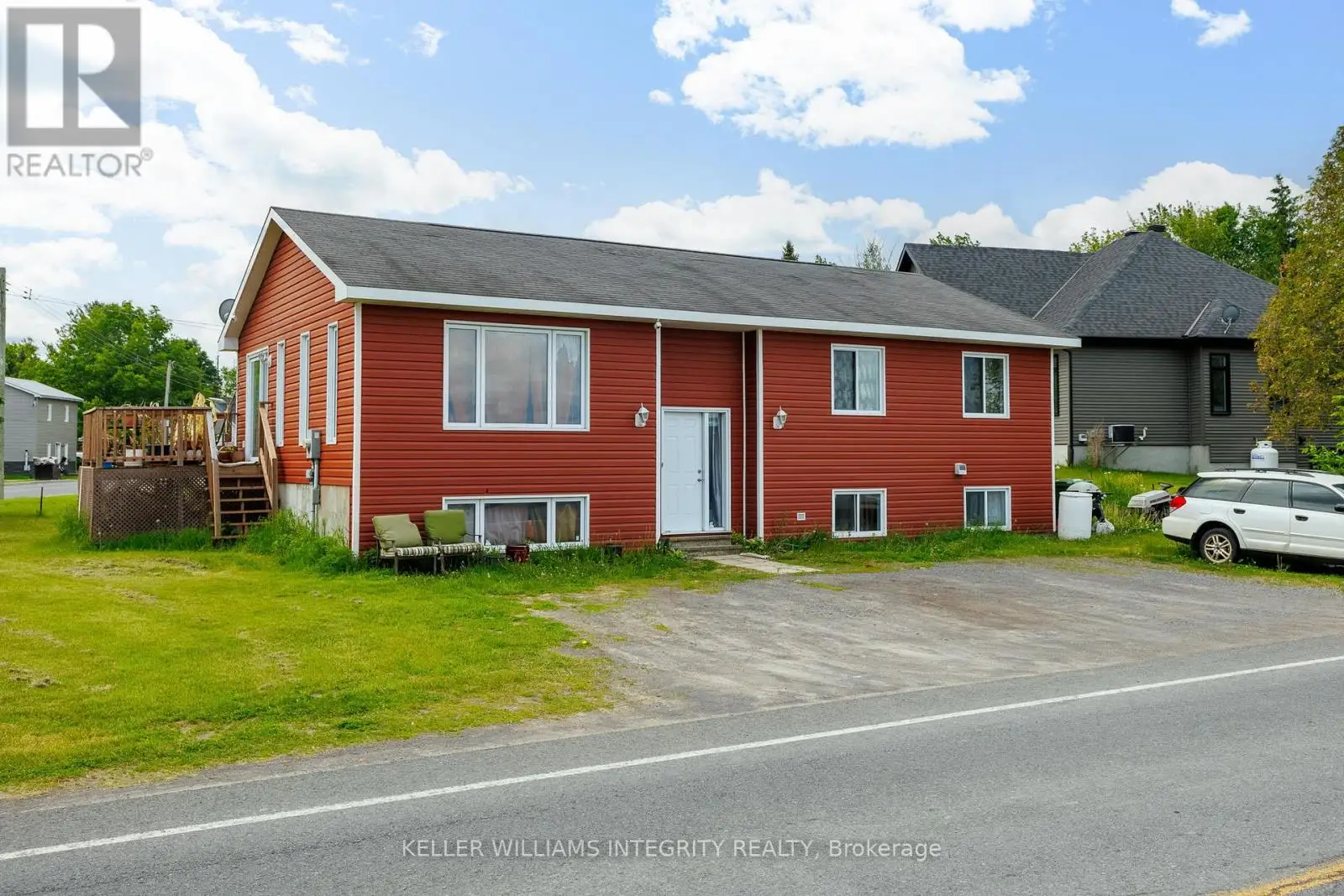 5070 Du Parc, The Nation