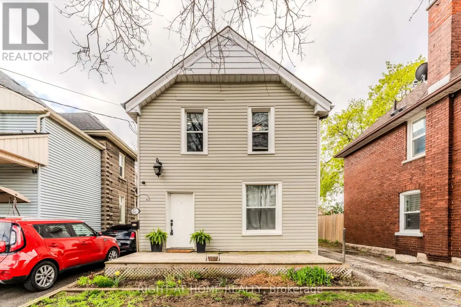 41 Brighton Avenue, Brantford