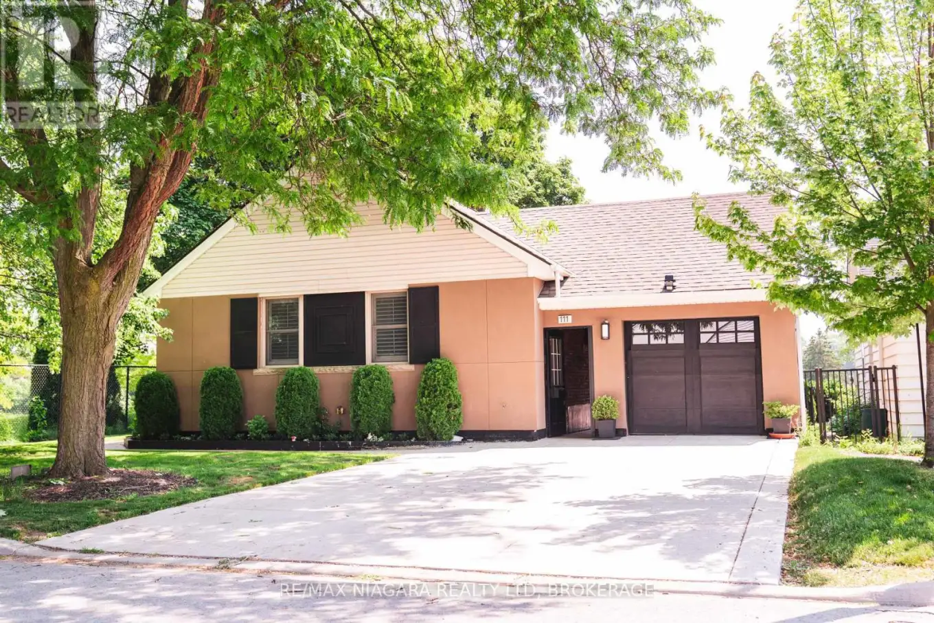 111 Riverdale Avenue, St. Catharines (Old Glenridge)