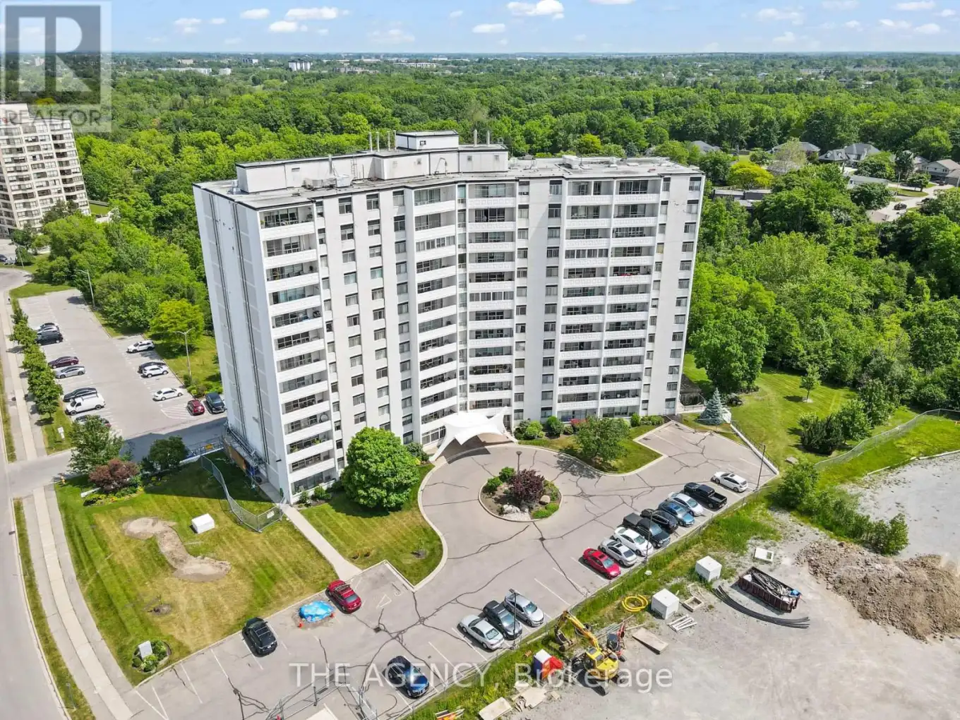 15 Towering Heights Boulevard Unit 904, St. Catharines (Glendale/Glenridge)