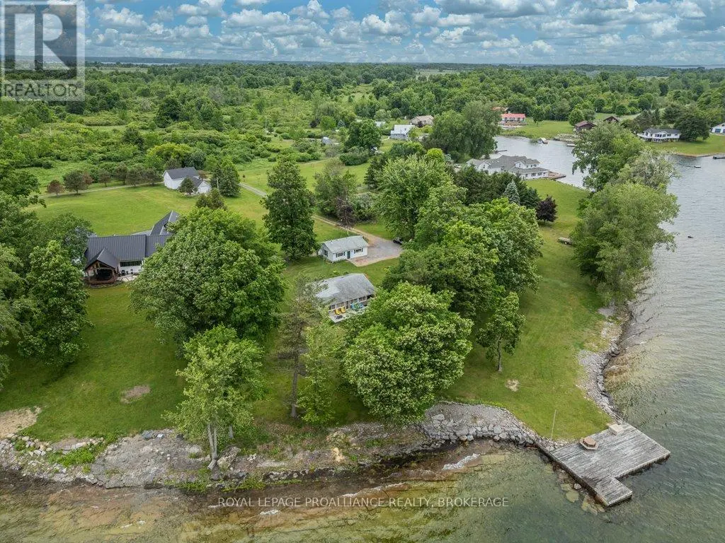 27 Berry Lane, Frontenac Islands (The Islands)