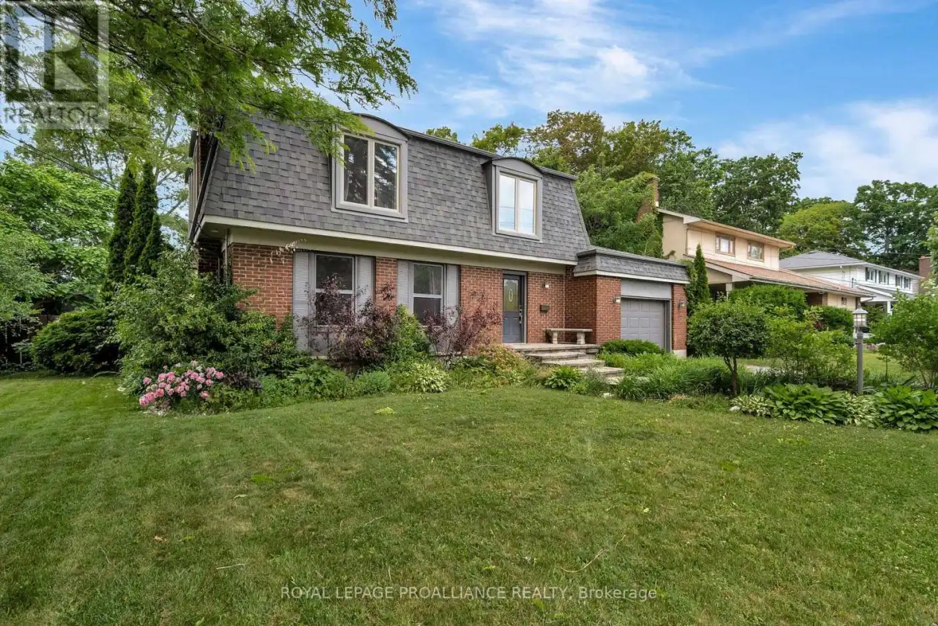 27 FOREST HILL Crescent, Belleville (Belleville Ward)