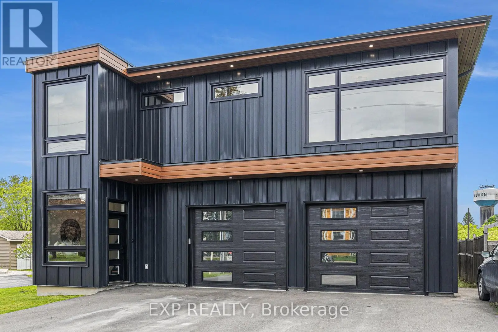 1056 Notre Dame Street, Russell