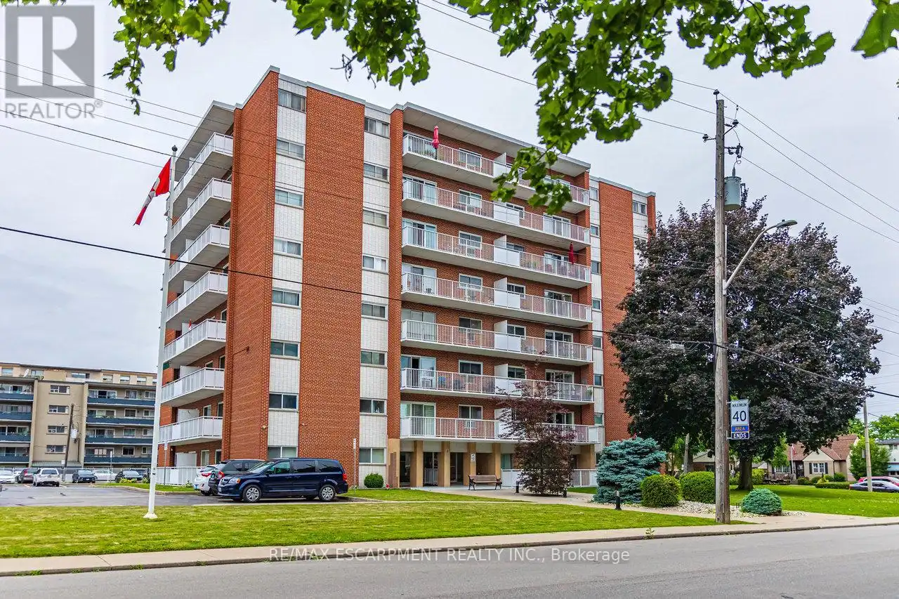 8 Woodman Drive South Unit 805, Hamilton (Greenford)