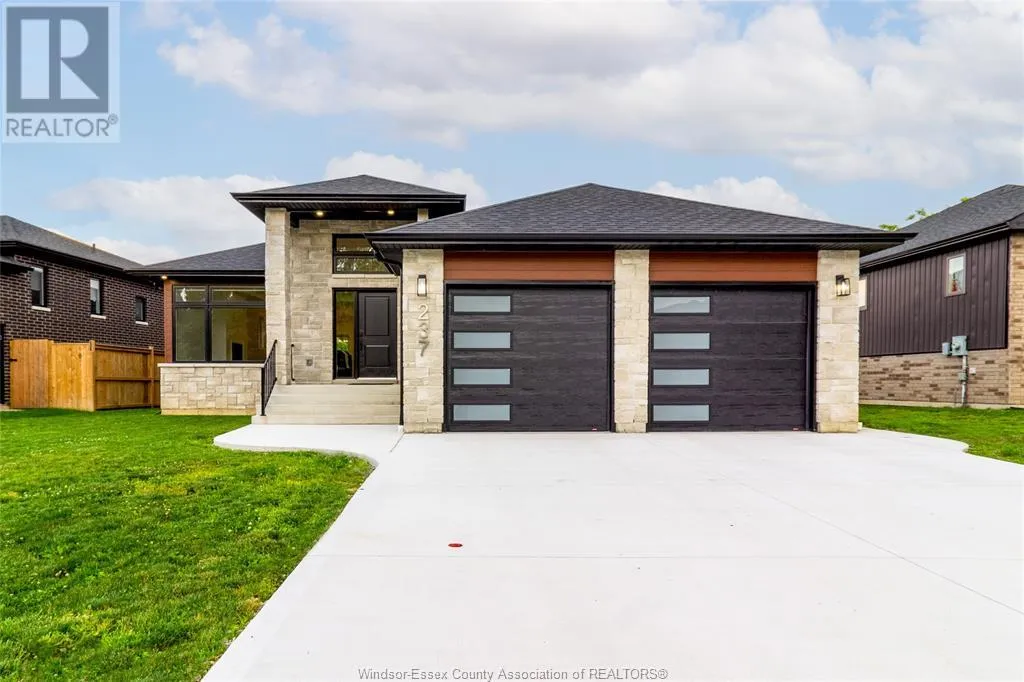 237 SANDYBROOK Way, Kingsville